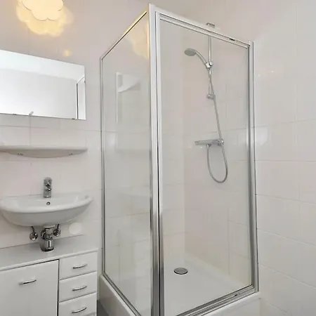 The Crown In * Lahey