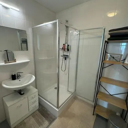 Daire The Crown In Lahey