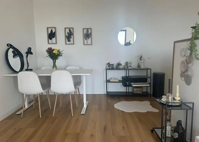 The Crown In La Haye