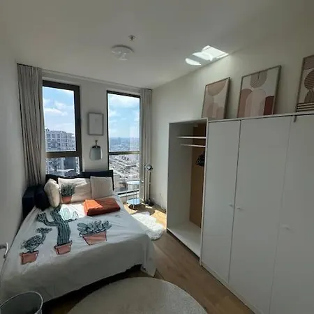 The Crown In Apartamento