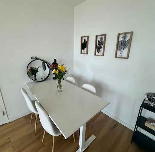 The Crown In Apartamento